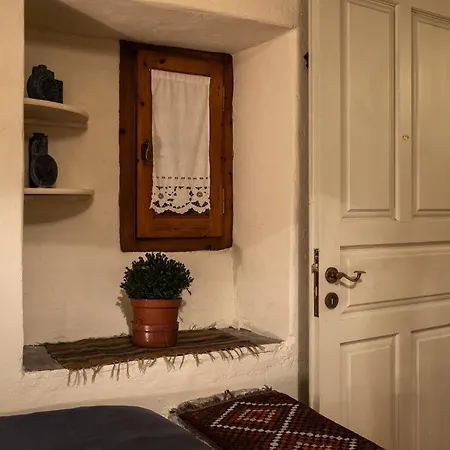 Kanto's Πανσιόν Στεμνίτσα