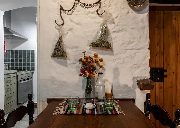 Kanto's بيت ضيافة